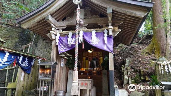 Iwatani Falls Daishoin