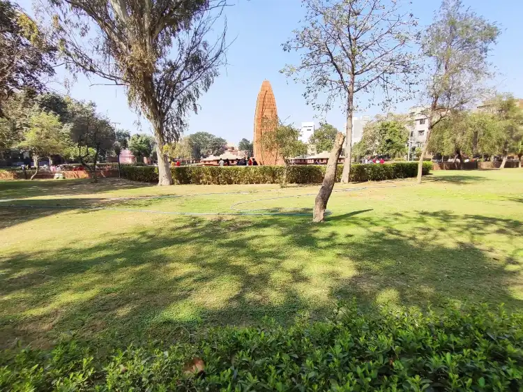 Hotels near Jallianwala Bagh