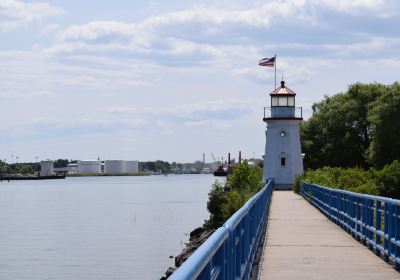 Cheboygan Crib Light