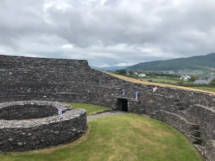 Các khách sạn gần Cahergall Fort