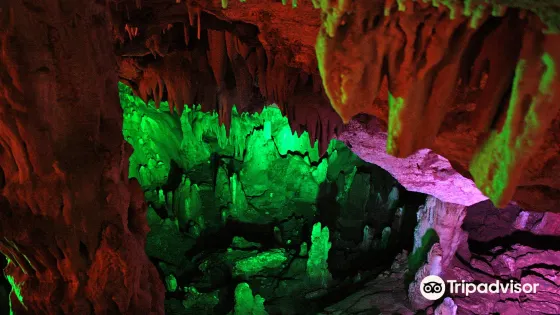 Sfendoni Cave in Zoniana