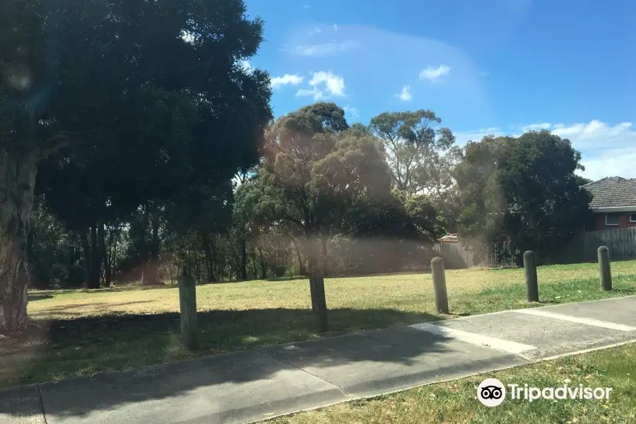 Hinkler Reserve Playground