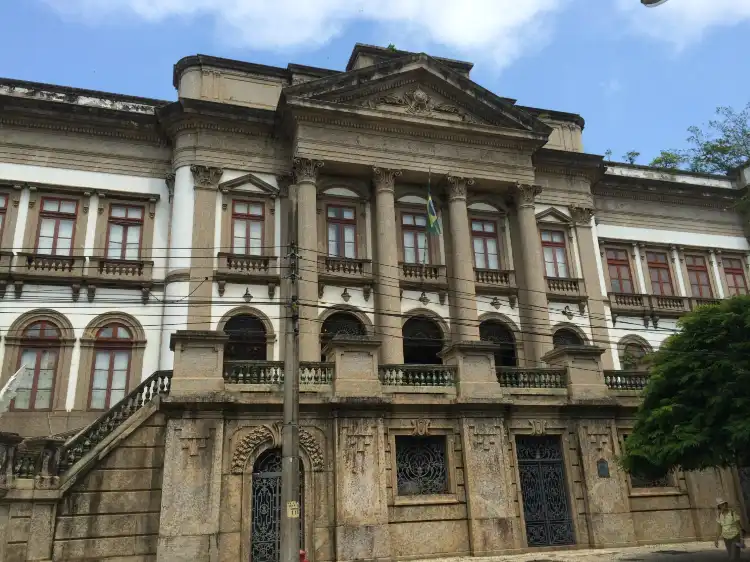 Các khách sạn gần Museu Ciencia da Terra