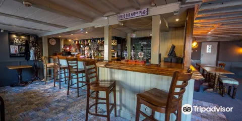 （Top of town） The White Hart