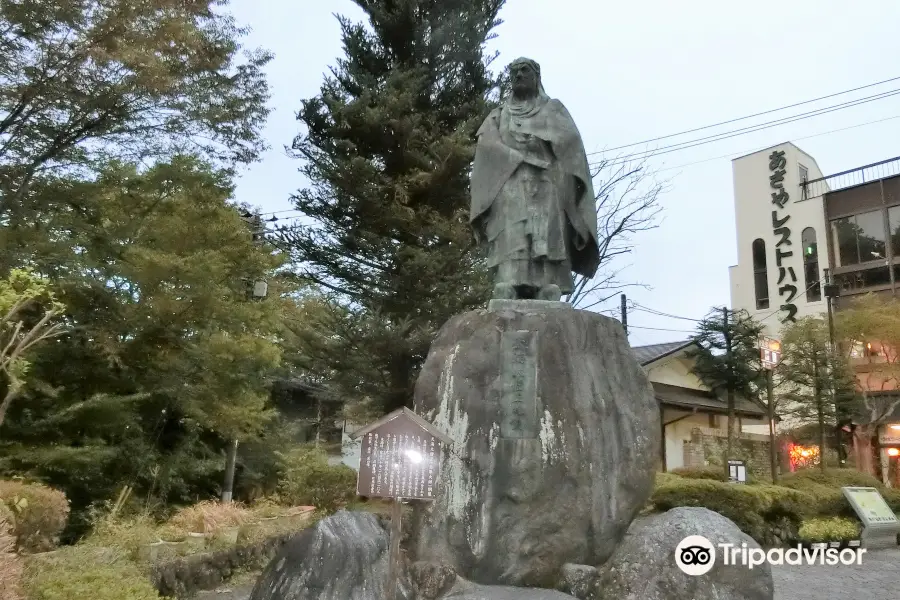 Tenkai Daisojo Statue