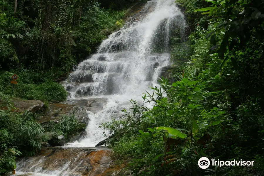 Huay Keaw Waterfall