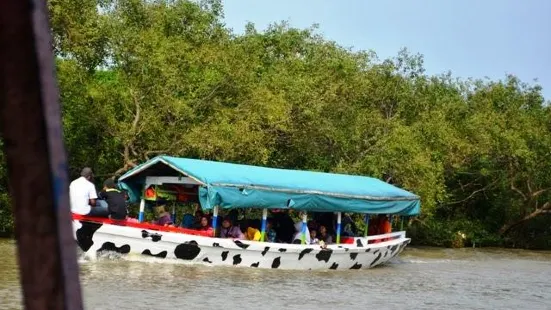 Mangrove Wonorejo Ecotourism