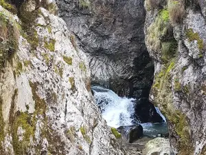 Devil's Throat Cave