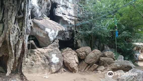 Amboni Caves