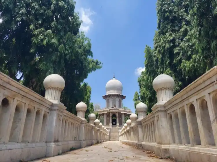 Hotels near Ganga Deri