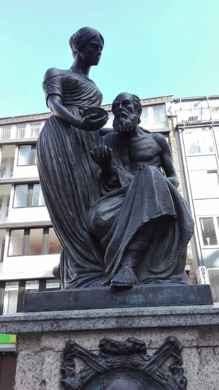 Hotels near Armenpflege-Denkmal