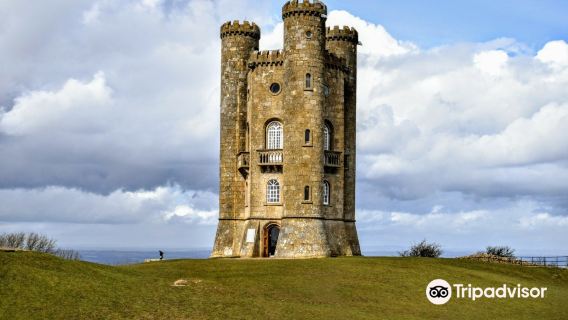 one-day tour of Cotswolds, Burford, Bourton-on-the-Water, Bibury, and Broadway Tower