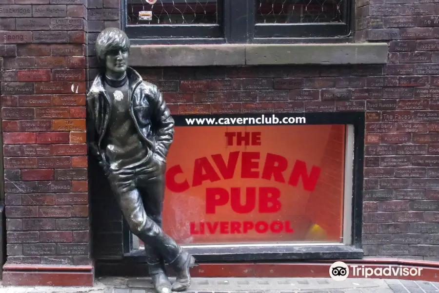 John Lennon Statue - Mathew Street