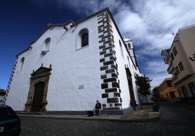 Torre mirador, museo de arte sacro e iglesia Parroquial de Santa Ana