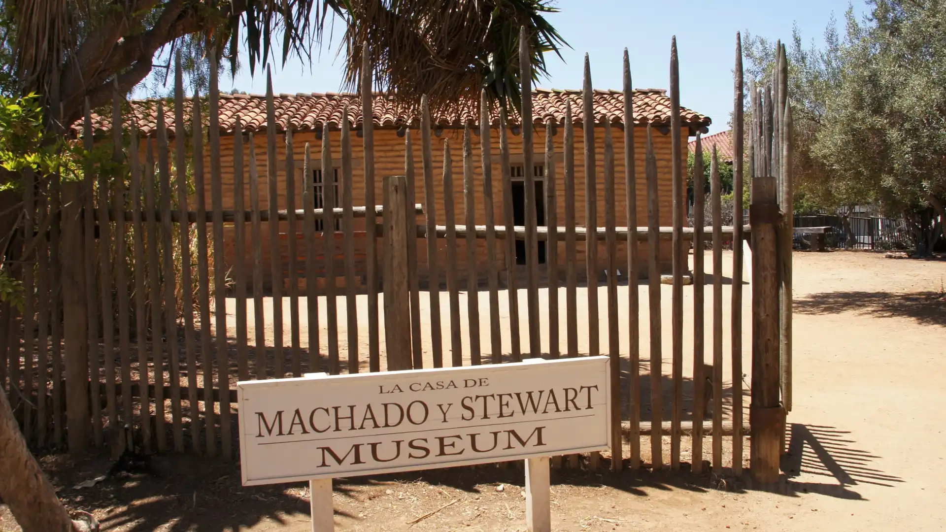 Hotels near La Casa de Machado y Stewart