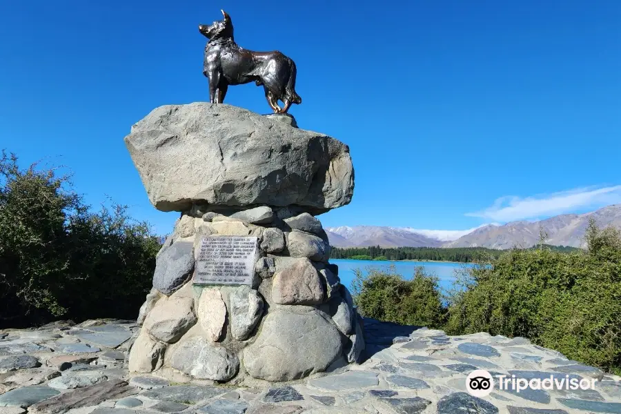 Mackenzie Sheep Dog Statue