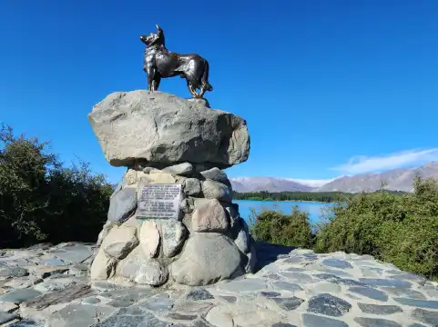 Hotel dekat Mackenzie Sheep Dog Statue