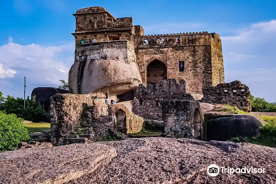 Madan Mahal Fort