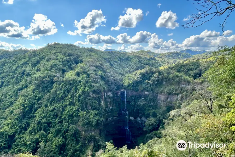 Vantawng Falls