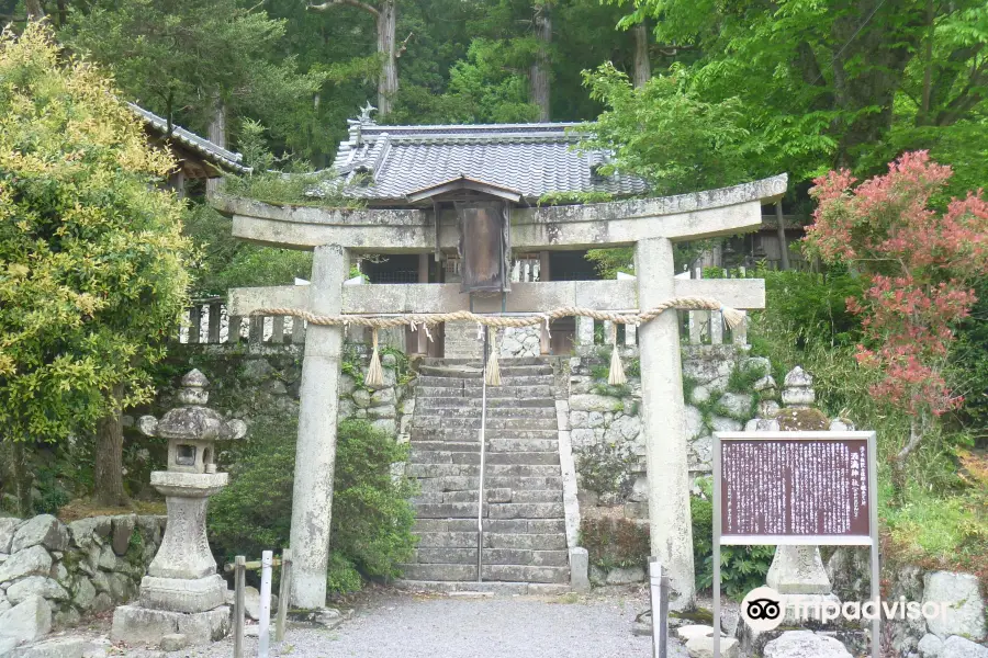 酒滴(さかたれ)神社