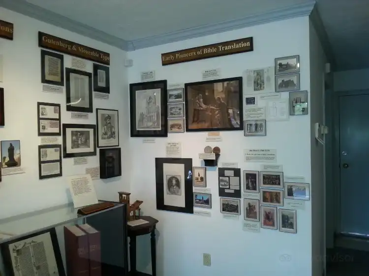Hotels near Treasuring The Word Rare Bible & Book Museum