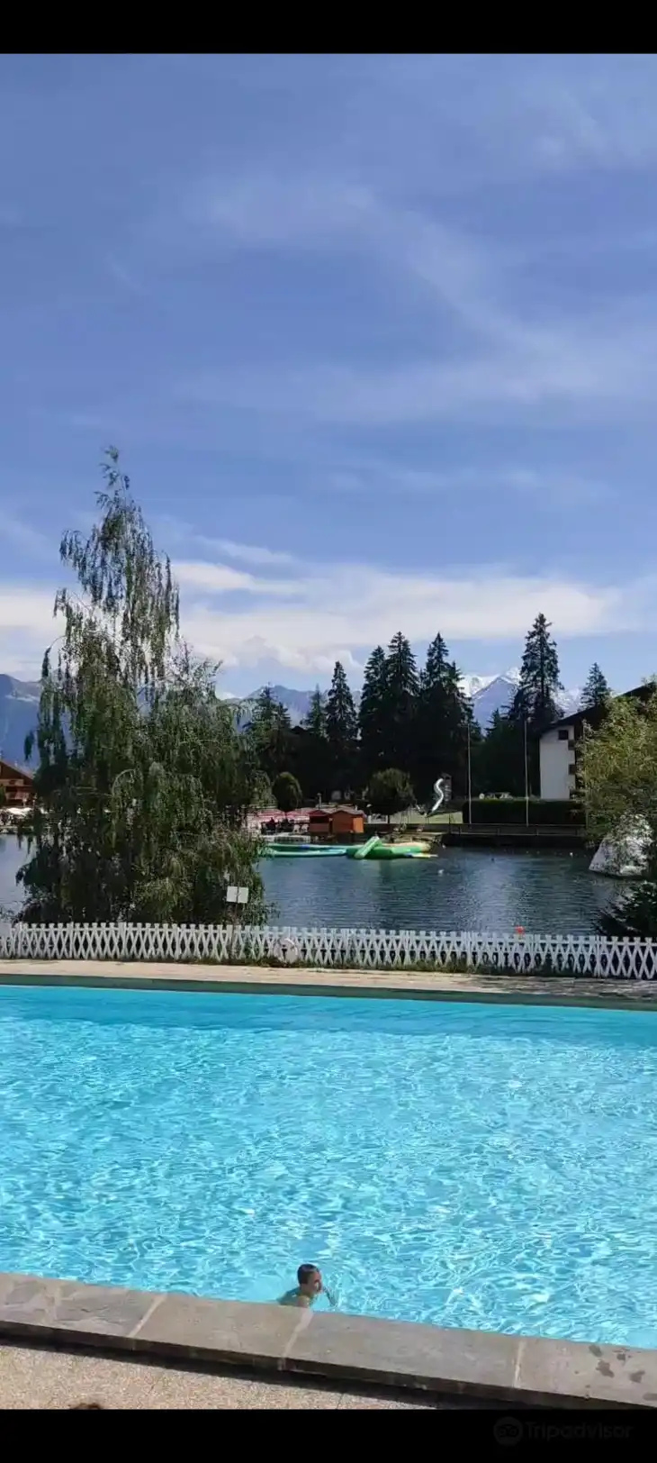 Hotels near Pool Sporting