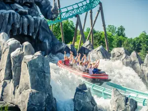 Nigloland, Parc D'Attractions & Hotel