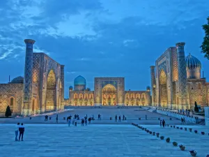 Piazza Registan
