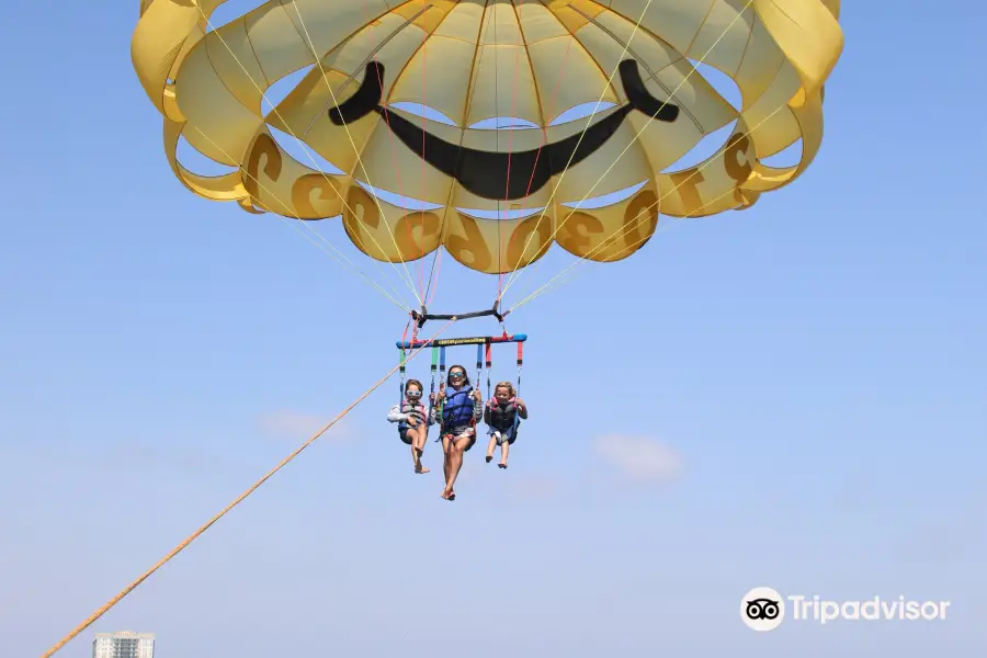 Marina del Rey Parasailing