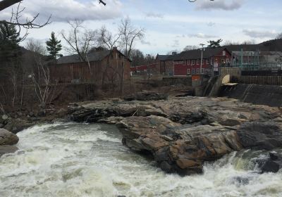 Salmon Falls Parking