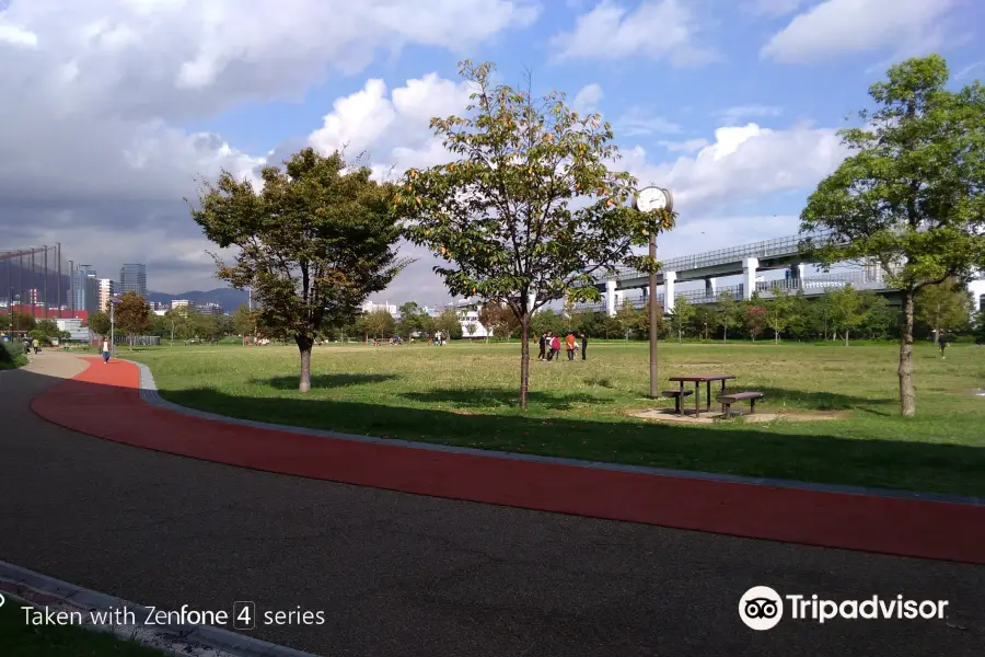 みなとのもり公園（神戸震災復興記念公園）