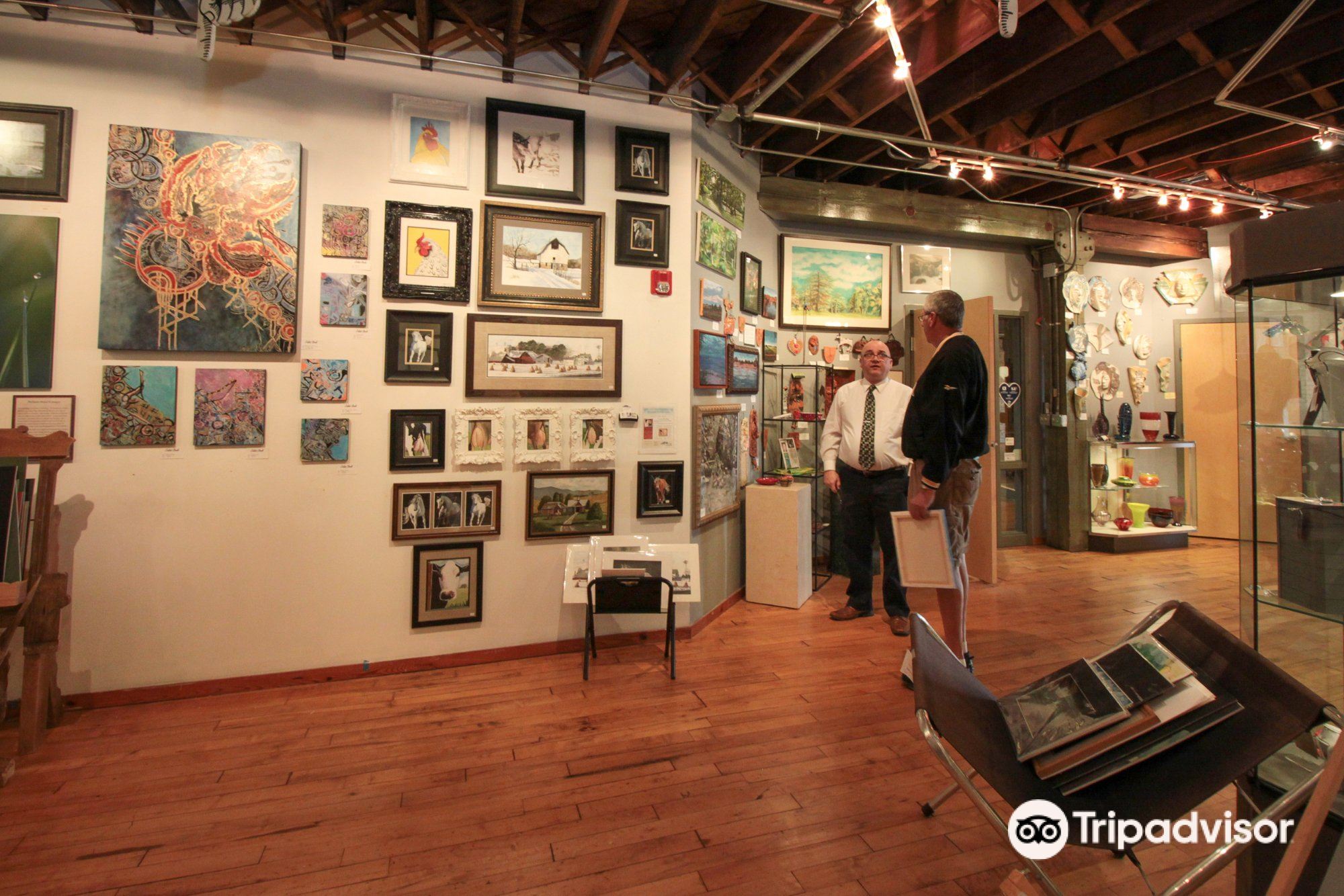 Closest Hotels Near DSW Designer Shoe Warehouse Davenport