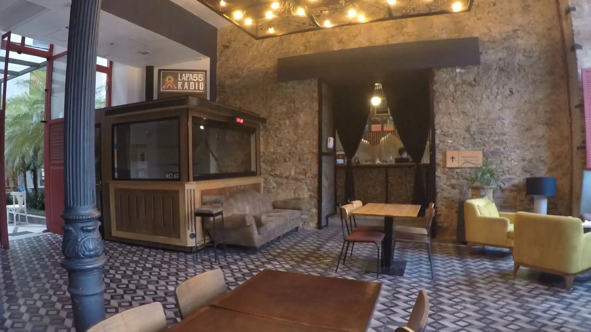Hotels near Comuna