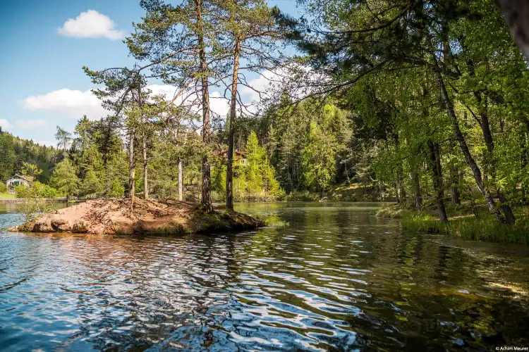 Hotels near Lake Costalovara