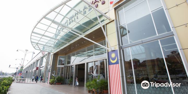 Dataran Pahlawan Melaka Megamall