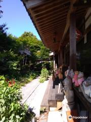 雲林寺(ネコ寺)