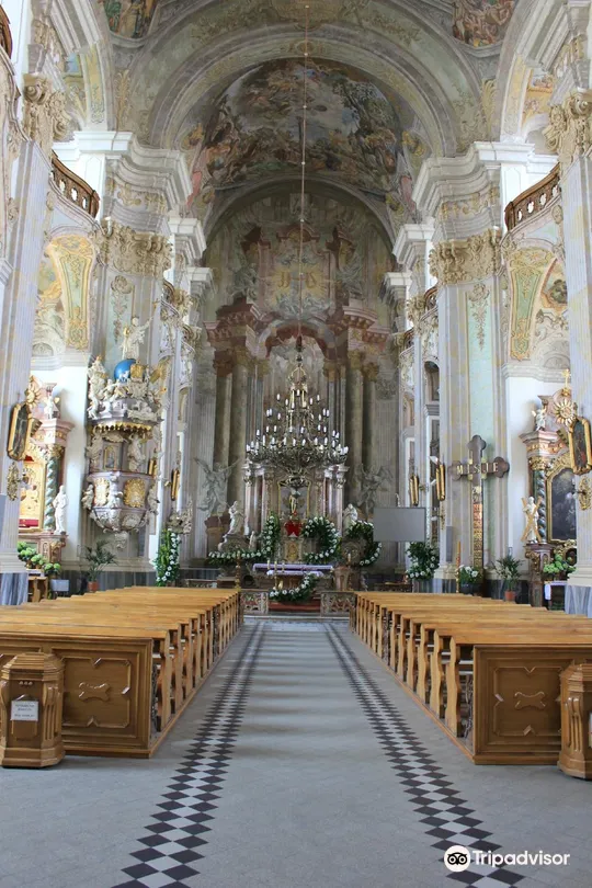 2_Church of the Holy Cross
