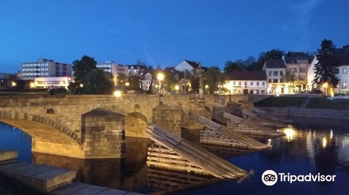 Písek Stone Bridge