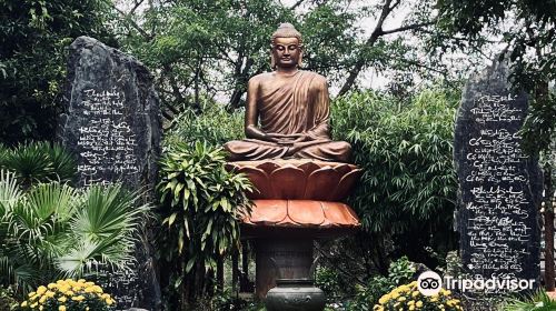 Huyen Khong Son Thuong Pagoda