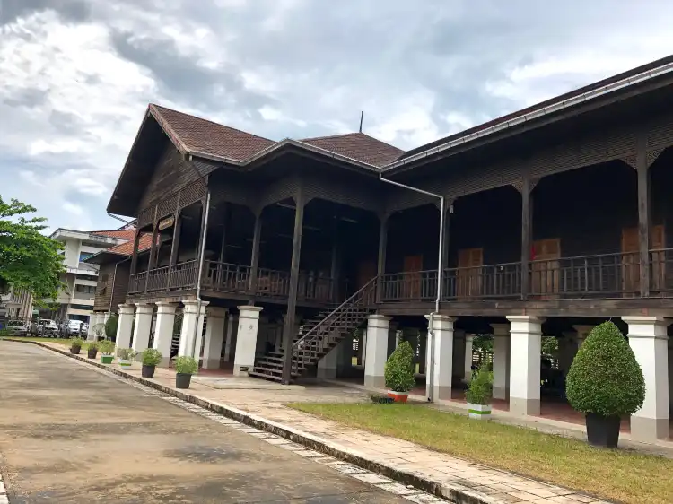 Hotels near Trat City Museum