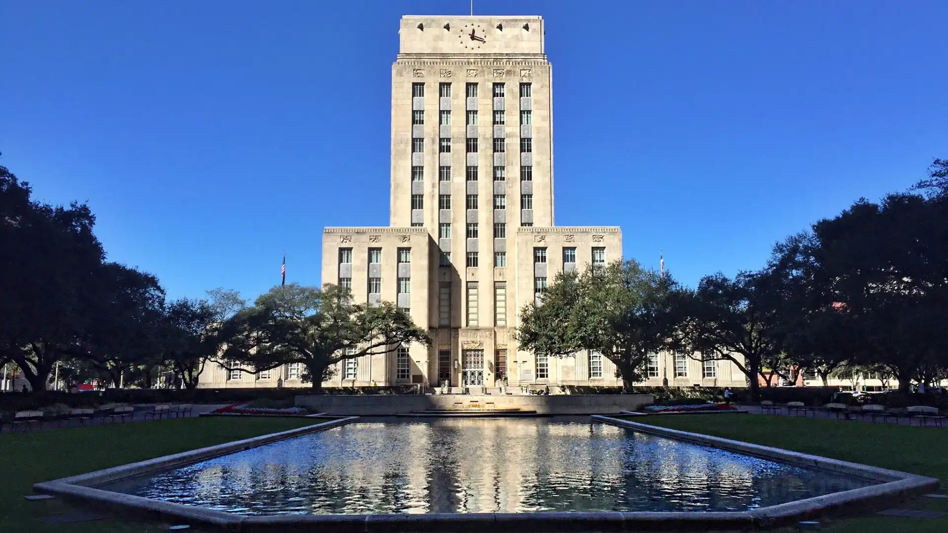 โรงแรมใกล้Houston City Hall