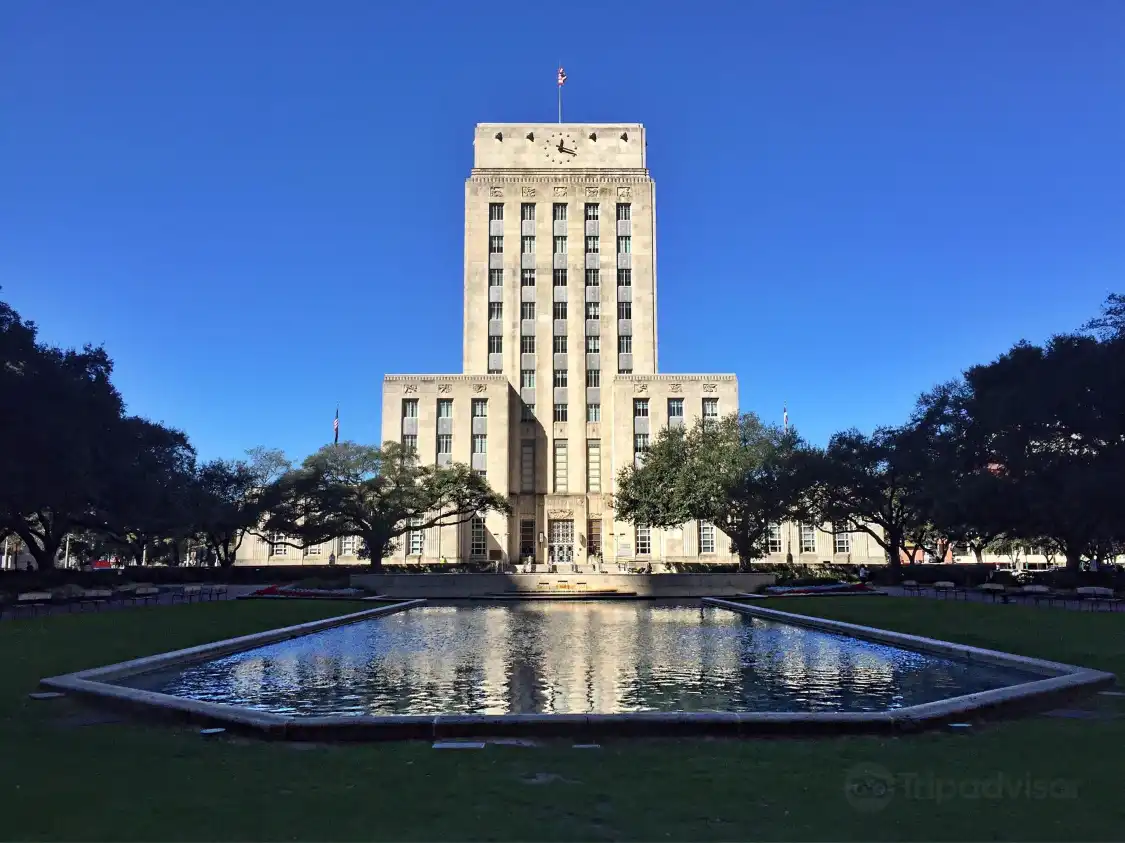Отели рядом с достопримечательностью «Houston City Hall»