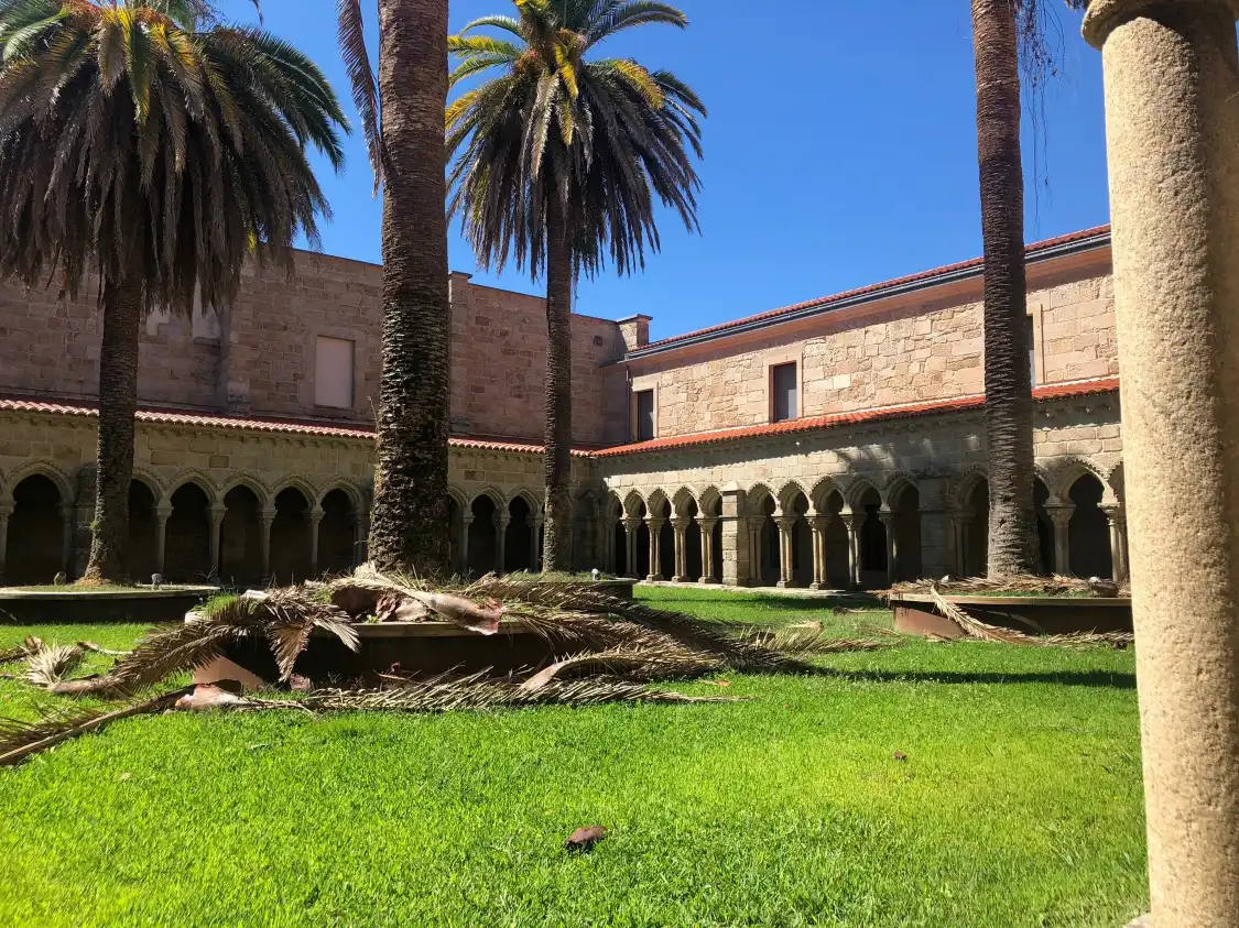 Hotel dekat Claustro de San Francisco