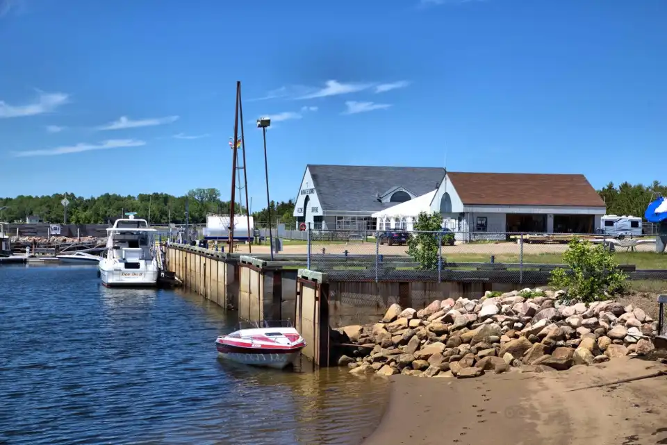 4_Bathurst Marina
