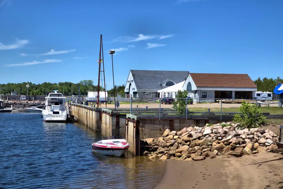 4_Bathurst Marina