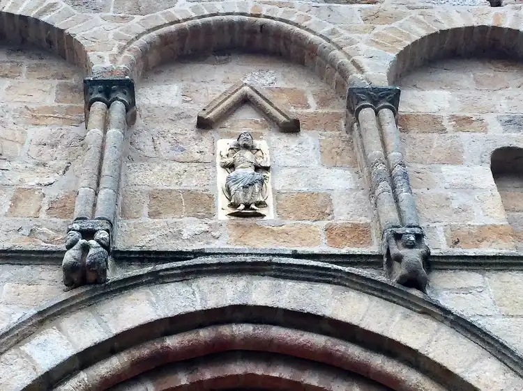 Hôtels à : Maisonnais-sur-Tardoire