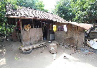 Penujak Pottery Village