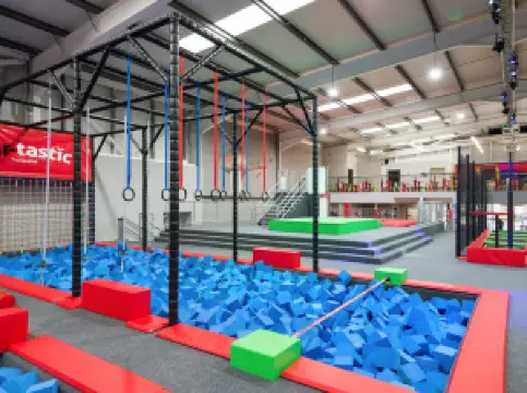 Airtastic Entertainment Centre Cork – Bowling, Mini Golf, Arcade, NY Kitchen