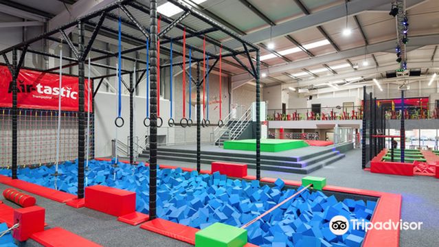 Airtastic Entertainment Centre Cork – Bowling, Mini Golf, Arcade, NY Kitchen