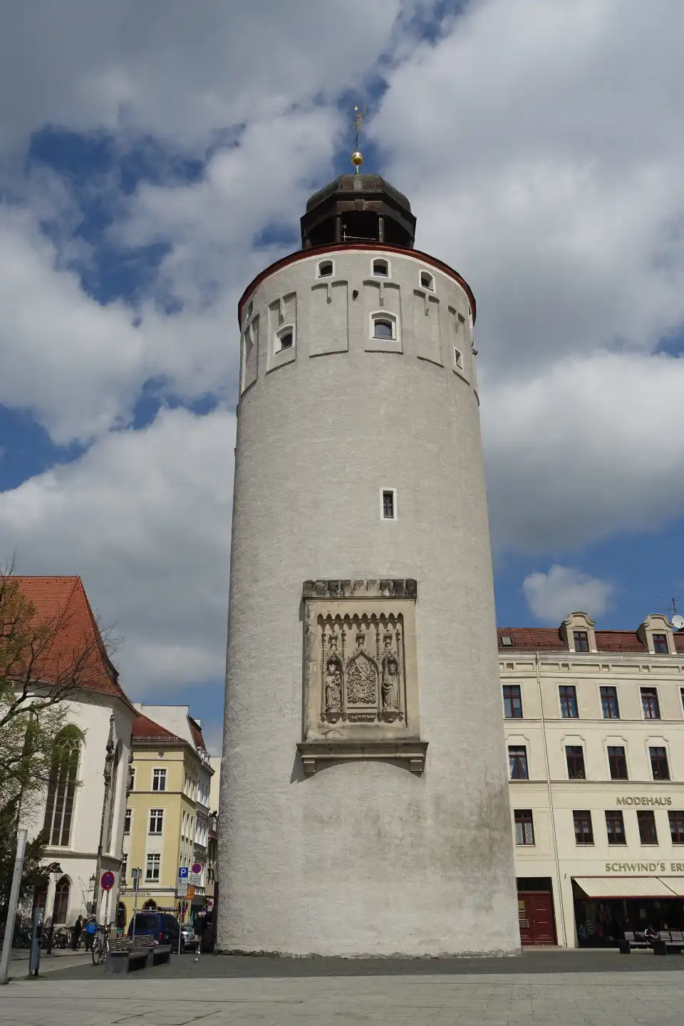 4_Thick Tower